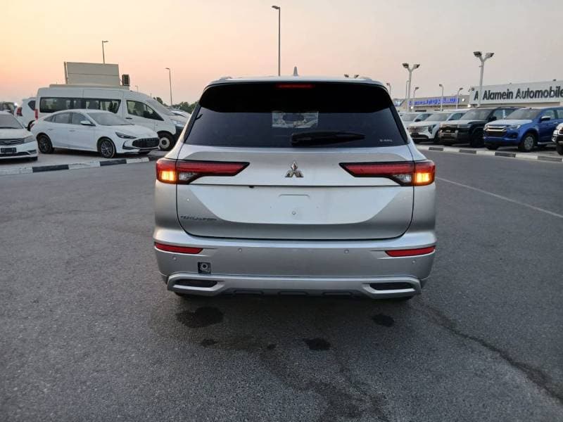 2023 Mitsubishi Outlander PREMIUM thumbnail 5