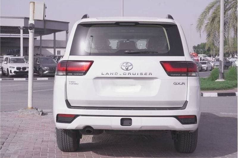 2024 Toyota Land Cruiser GXR thumbnail 3