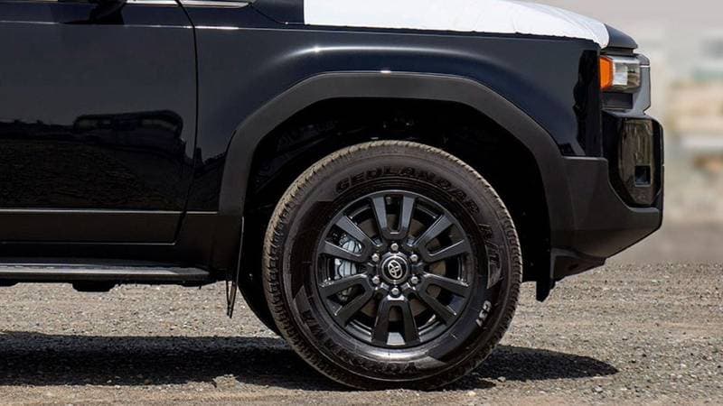 2025 Toyota Prado GXR thumbnail 4