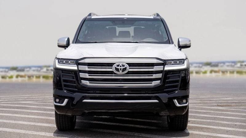 2025 Toyota Land Cruiser VXR thumbnail 4