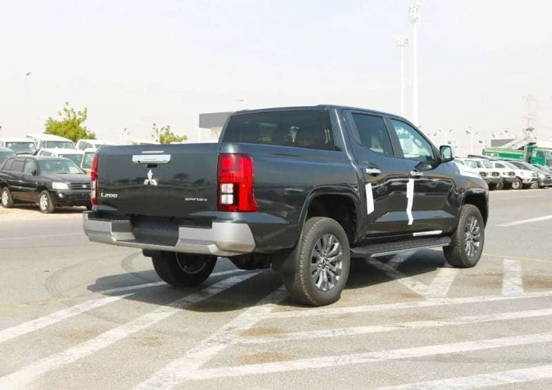 2026 Mitsubishi L200 thumbnail 4