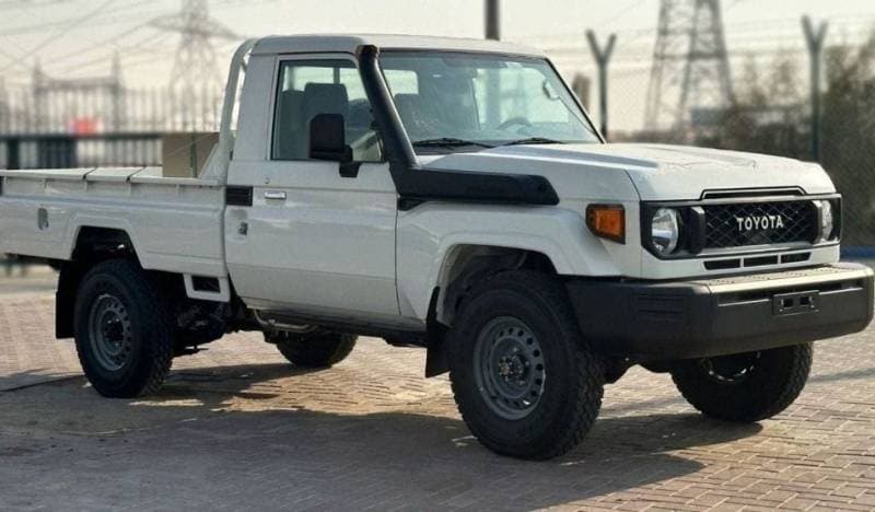 2024 Toyota Land Cruiser Pick Up thumbnail 5