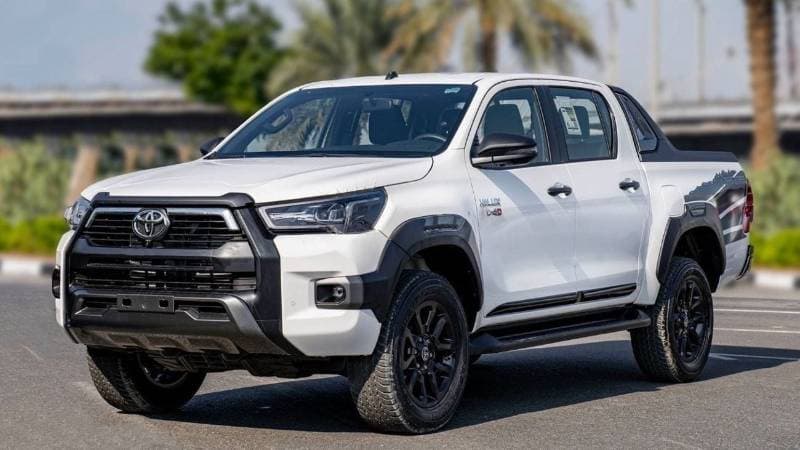 2025 Toyota Hilux ADVENTURE thumbnail 3