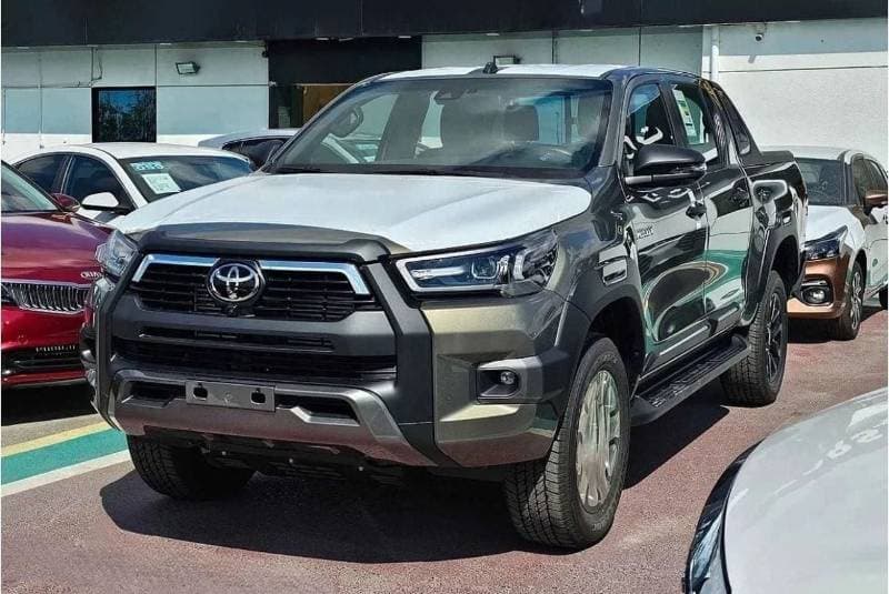 2024 Toyota Hilux ADVENTURE thumbnail 3