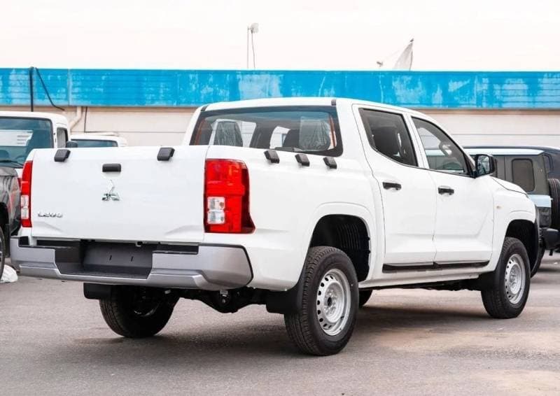 2025 Mitsubishi L200 GL thumbnail 4