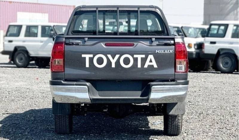 2024 Toyota Hilux SGLX thumbnail 6