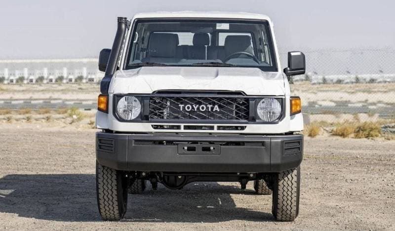 2025 Toyota Land Cruiser 70 LC76 LX thumbnail 3