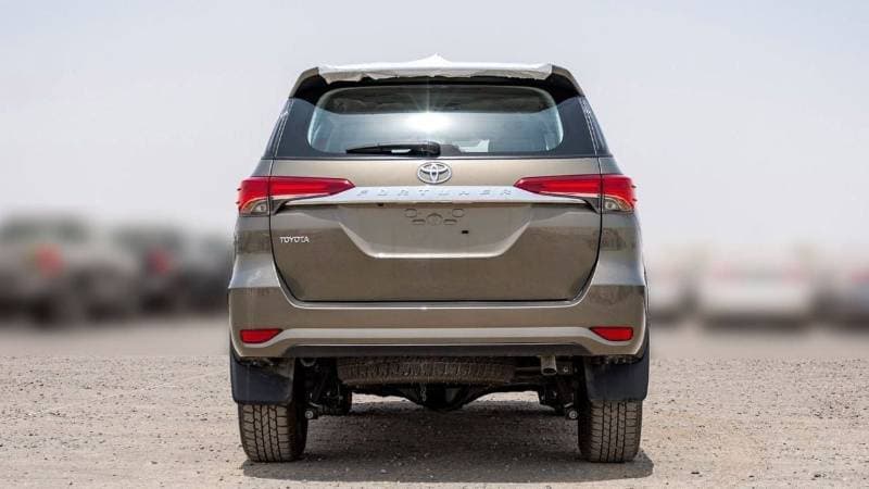 2024 Toyota Fortuner GX2 thumbnail 4