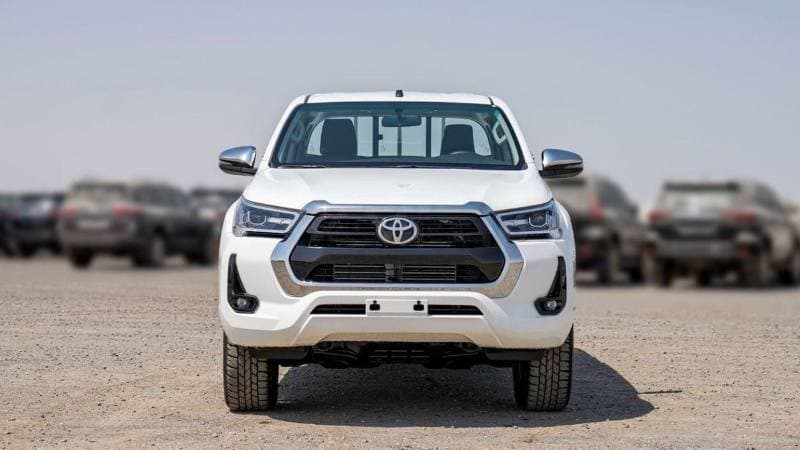 2024 Toyota Hilux SGLX thumbnail 2