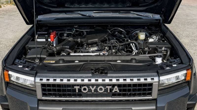 2025 Toyota Prado TXR thumbnail 3
