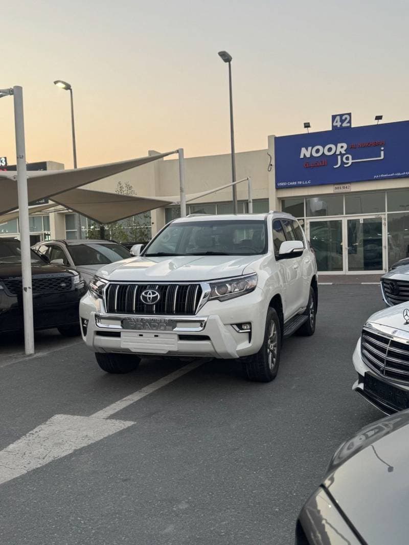2019 Toyota Prado GXR thumbnail 4