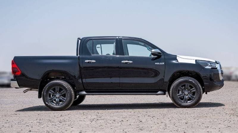 2025 Toyota Hilux SGLX thumbnail 8