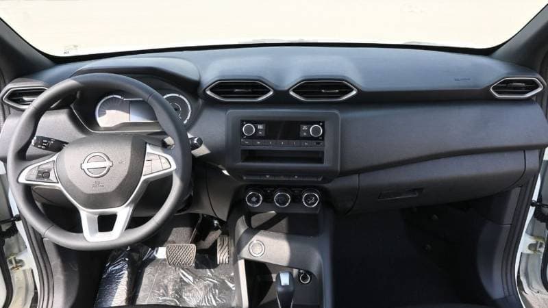 2025 Nissan Magnite SV thumbnail 5