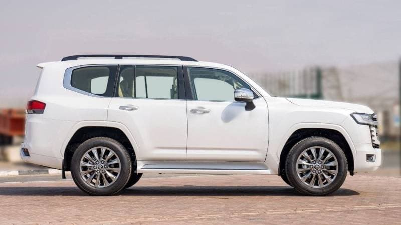 2025 Toyota Land Cruiser VXR thumbnail 7