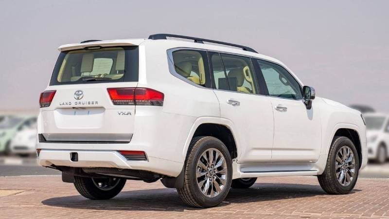 2025 Toyota Land Cruiser VXR thumbnail 4