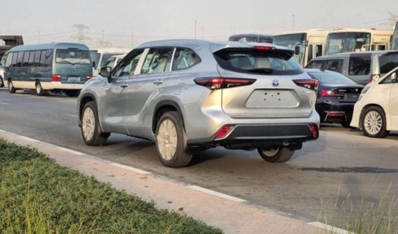 2024 Toyota Highlander LTD HEV thumbnail 4