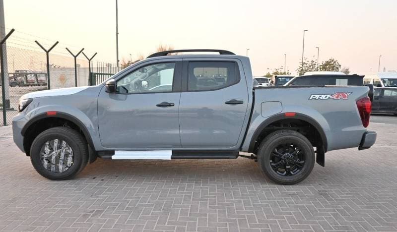 2025 Nissan Navara thumbnail 8