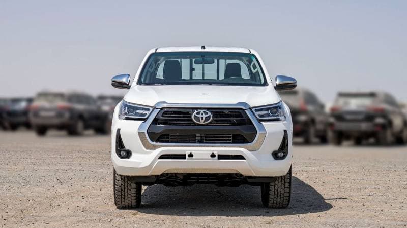 2025 Toyota Hilux SGLX thumbnail 2