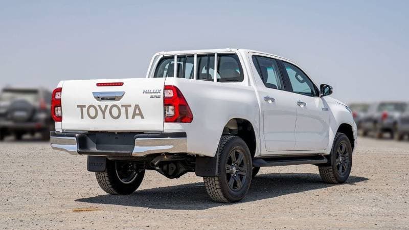 2025 Toyota Hilux SGLX thumbnail 5