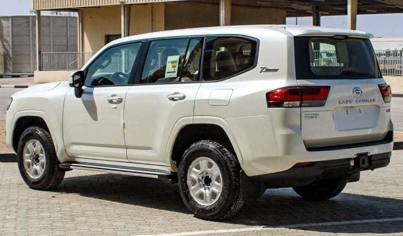 2024 Toyota Land Cruiser GXR thumbnail 4
