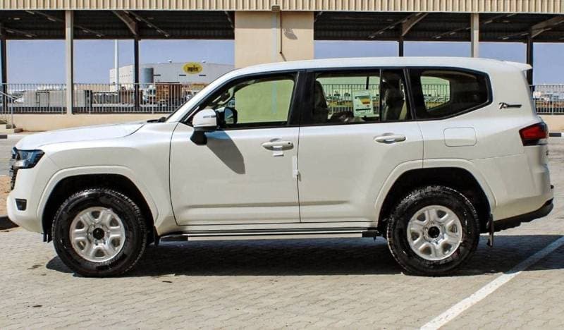 2024 Toyota Land Cruiser GXR thumbnail 3