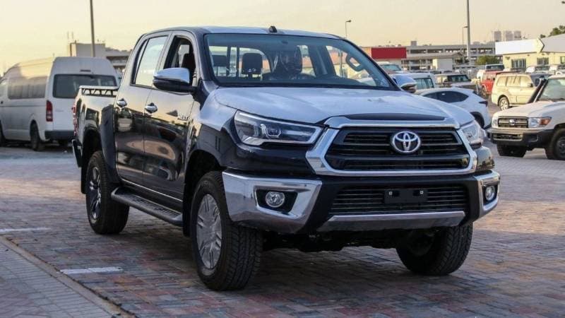 2024 Toyota Hilux SGLX thumbnail 3