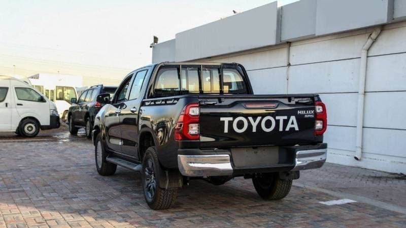 2024 Toyota Hilux SGLX thumbnail 7