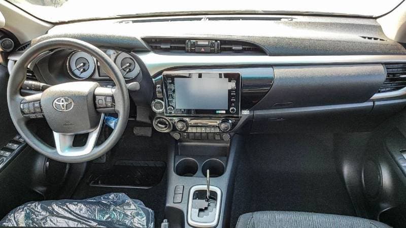 2024 Toyota Hilux SGLX thumbnail 8