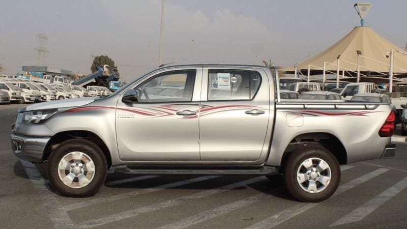 2024 Toyota Hilux SGLX thumbnail 5