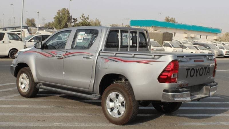 2024 Toyota Hilux SGLX thumbnail 6