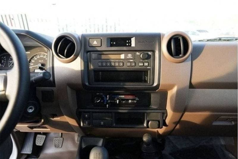 2024 Toyota Land Cruiser Pick Up thumbnail 7
