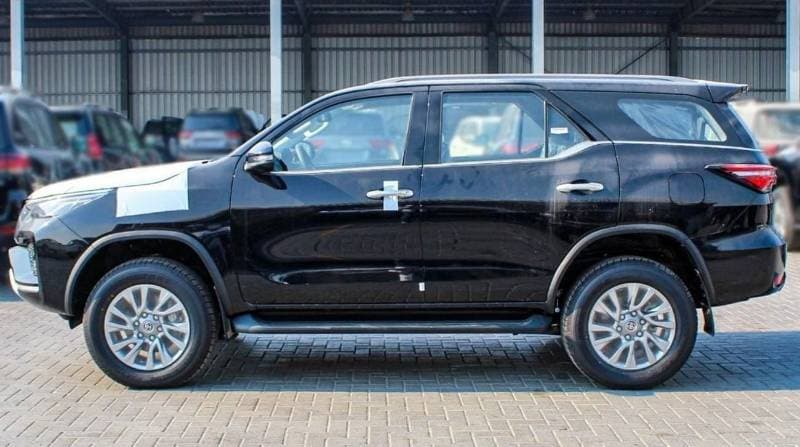 2024 Toyota Fortuner VX2 PLUS thumbnail 6