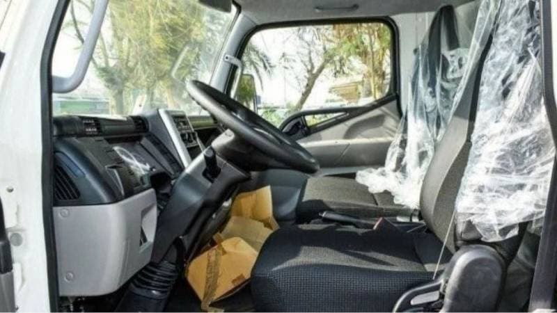 2025 Mitsubishi Fuso Canter thumbnail 7