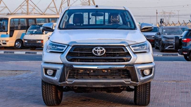 2024 Toyota Hilux GLX thumbnail 2