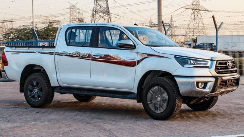 2024 Toyota Hilux GLX thumbnail 3