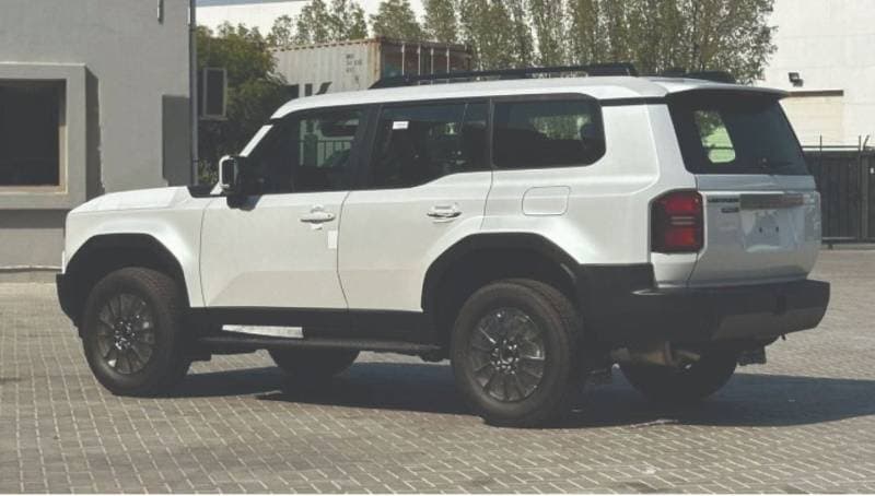 2025 Toyota Prado GXR thumbnail 4