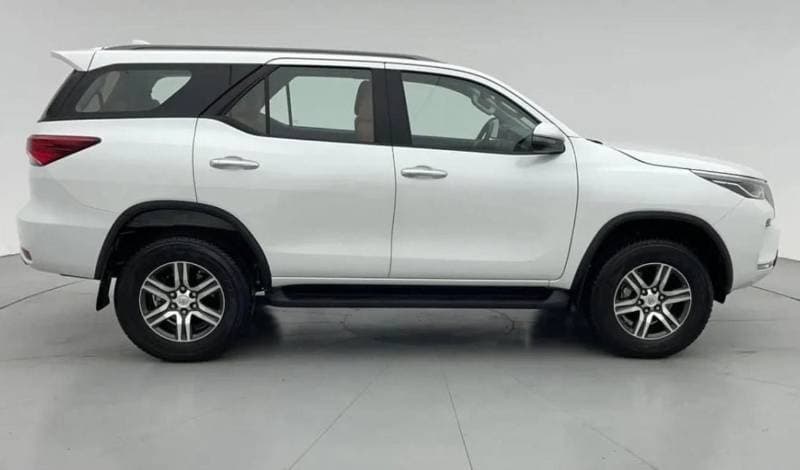 2025 Toyota Fortuner EXR thumbnail 6