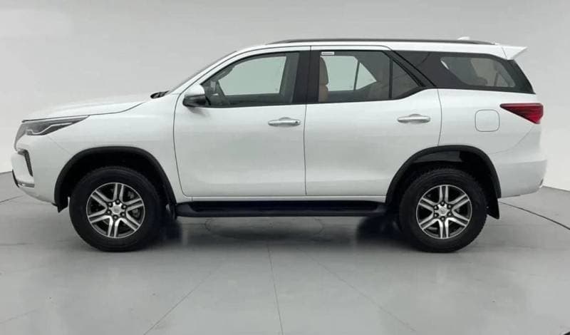 2025 Toyota Fortuner EXR thumbnail 7