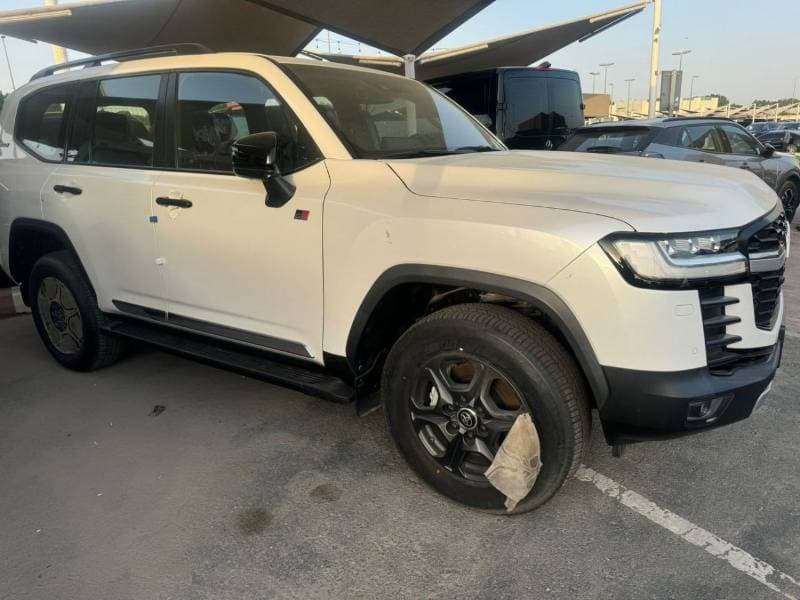 2022 Toyota Land Cruiser GR SPORT thumbnail 3