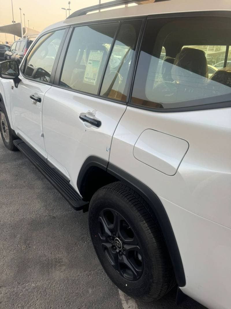 2022 Toyota Land Cruiser GR SPORT thumbnail 6