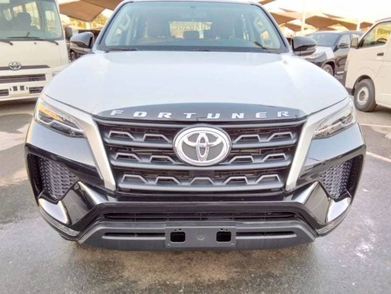 2024 Toyota Fortuner GX2 thumbnail 2