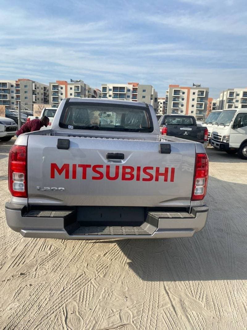 2024 Mitsubishi L200 GLX thumbnail 7