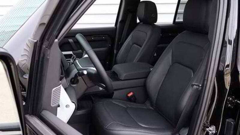 2024 Land Rover Defender thumbnail 6