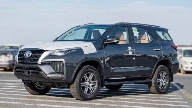 2025 Toyota Fortuner EXR thumbnail 3