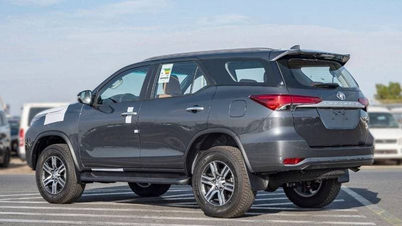 2025 Toyota Fortuner EXR thumbnail 4