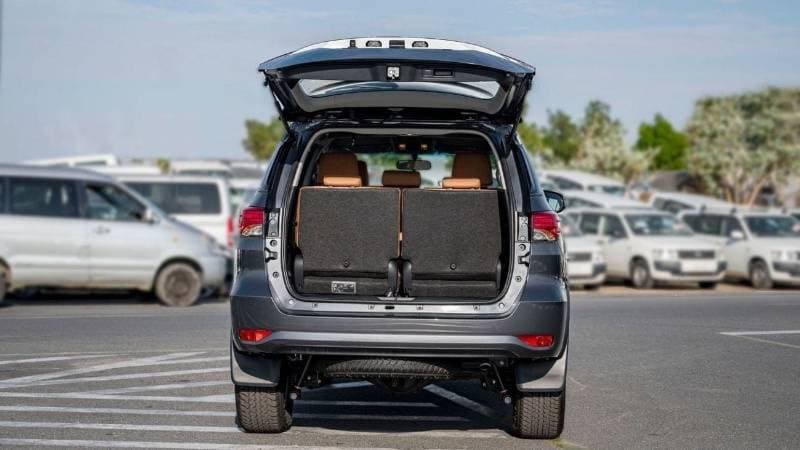 2025 Toyota Fortuner EXR thumbnail 7