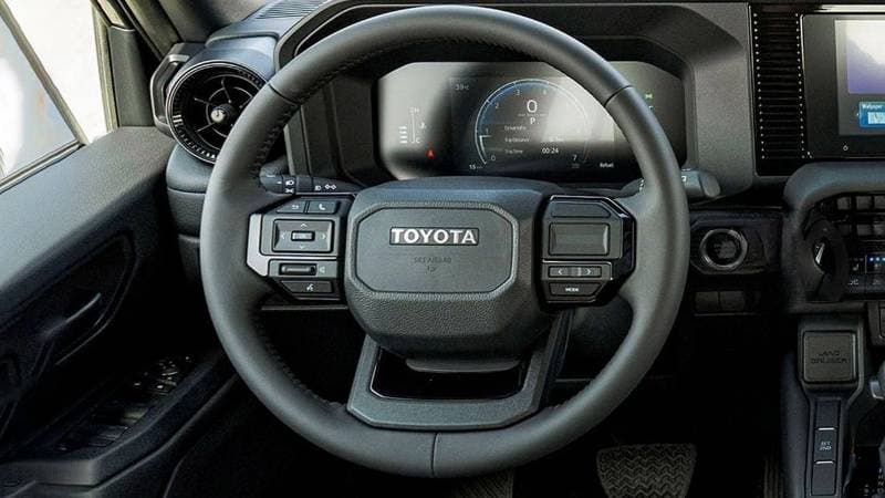 2025 Toyota Prado GXR thumbnail 8