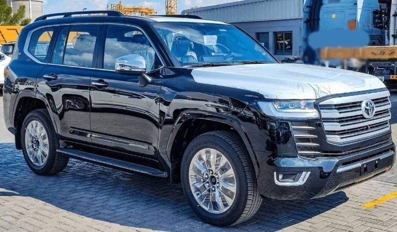 2025 Toyota Land Cruiser VX thumbnail 3