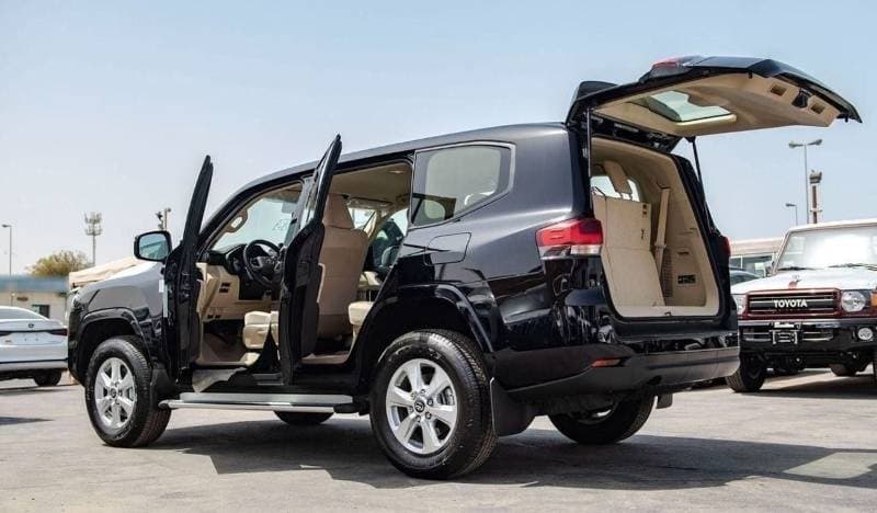 2025 Toyota Land Cruiser GX thumbnail 4