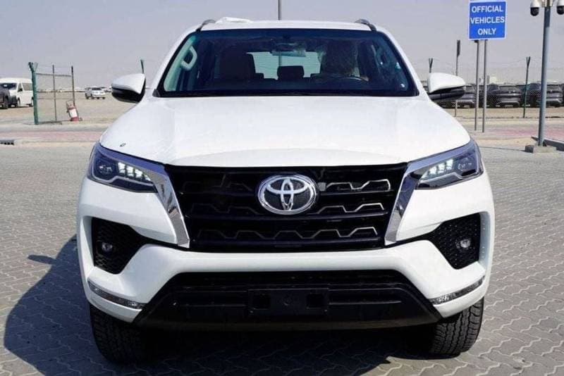 2024 Toyota Fortuner GXR thumbnail 2